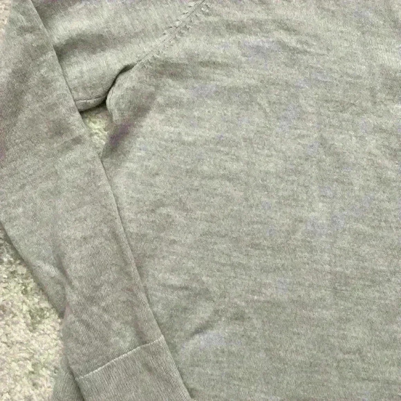 Pendleton Timeless Merino V-neck Sweater - Picture 6 of 6